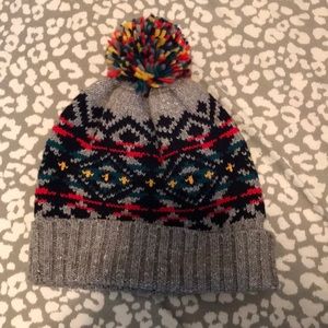 AMERICAN EAGLE POM BEANIE.